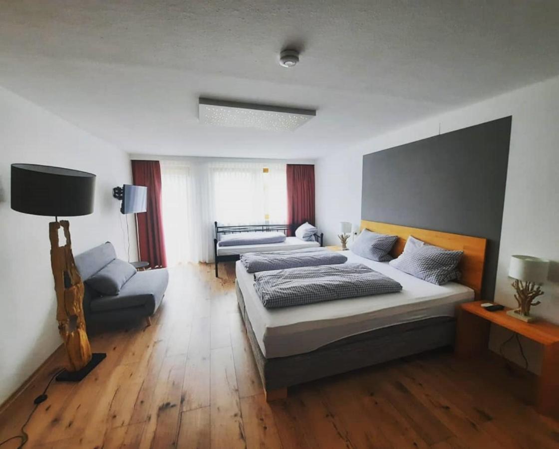 Landhotel Albrecht ミッセン・ヴィルハムス エクステリア 写真